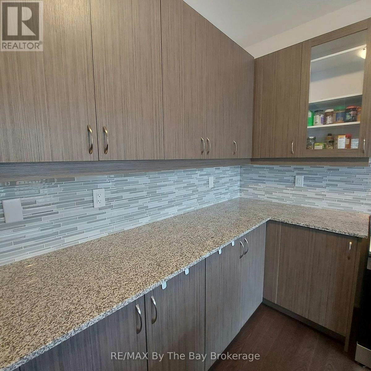 UPPER-92 Berkely Street, Wasaga Beach, ON, L9Z 0K5 - 22