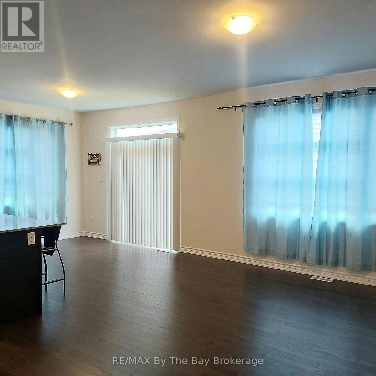 UPPER-92 Berkely Street, Wasaga Beach, ON, L9Z 0K5 - 29
