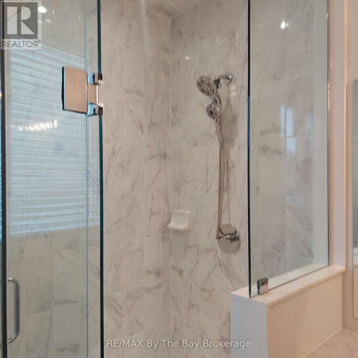 UPPER-92 Berkely Street, Wasaga Beach, ON, L9Z 0K5 - 15
