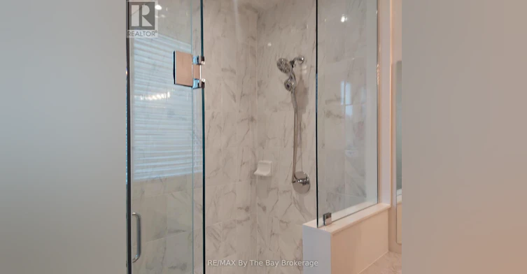 UPPER-92 Berkely Street, Wasaga Beach, ON, L9Z 0K5 - 15
