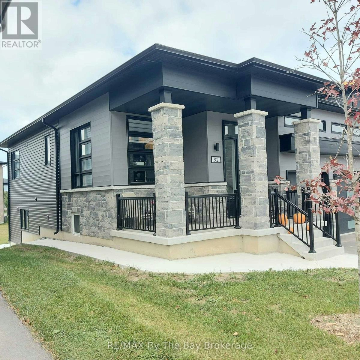 UPPER-92 Berkely Street, Wasaga Beach, ON, L9Z 0K5 - 34