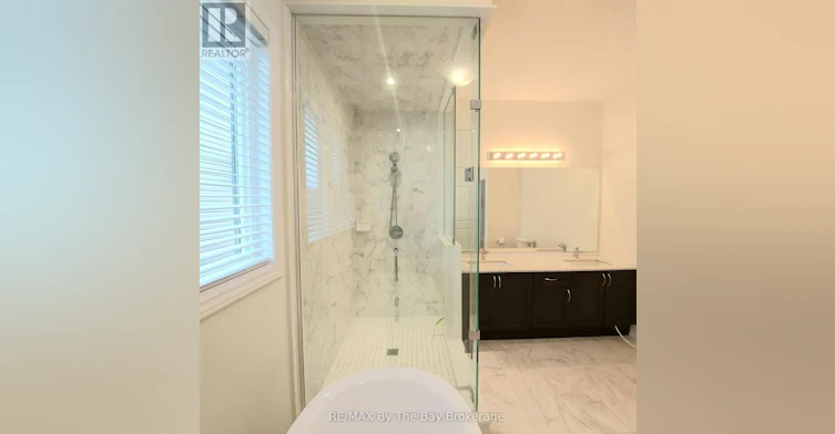 UPPER-92 Berkely Street, Wasaga Beach, ON, L9Z 0K5 - 18