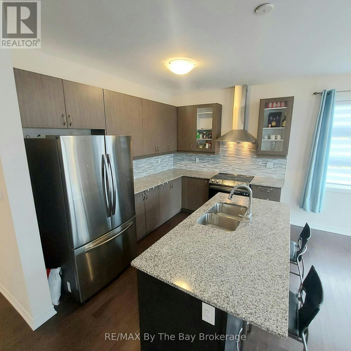 UPPER-92 Berkely Street, Wasaga Beach, ON, L9Z 0K5 - 25