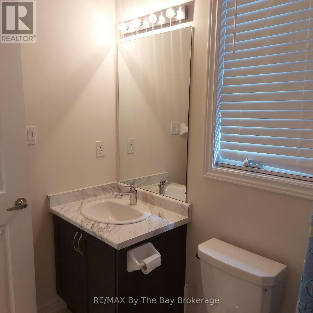 UPPER-92 Berkely Street, Wasaga Beach, ON, L9Z 0K5 - 9
