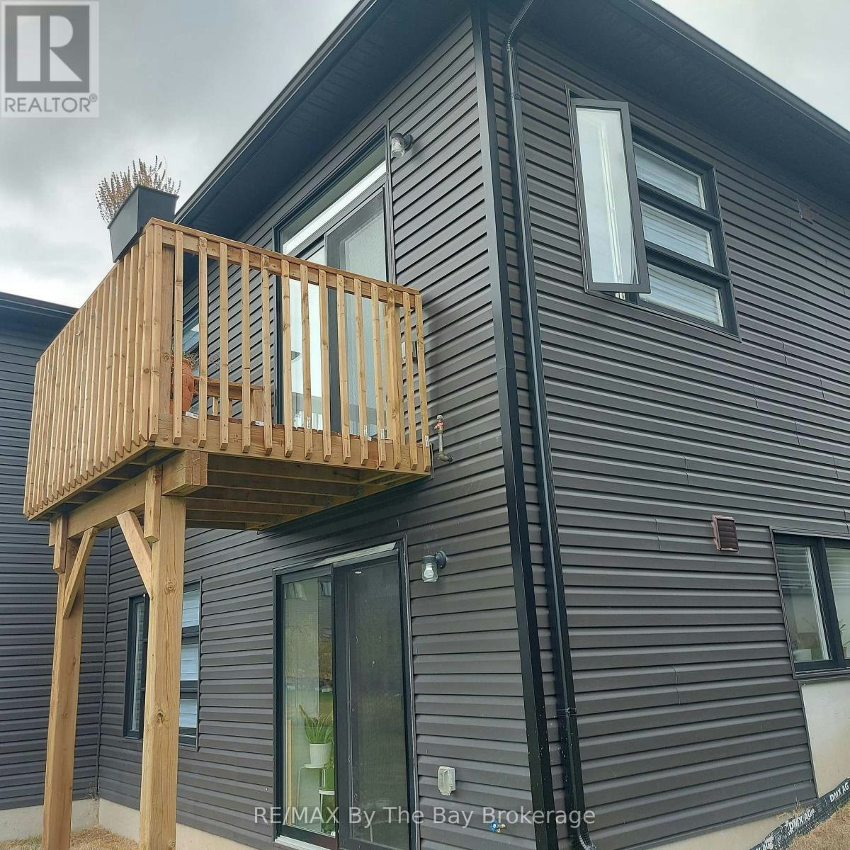 UPPER-92 Berkely Street, Wasaga Beach, ON, L9Z 0K5 - 31