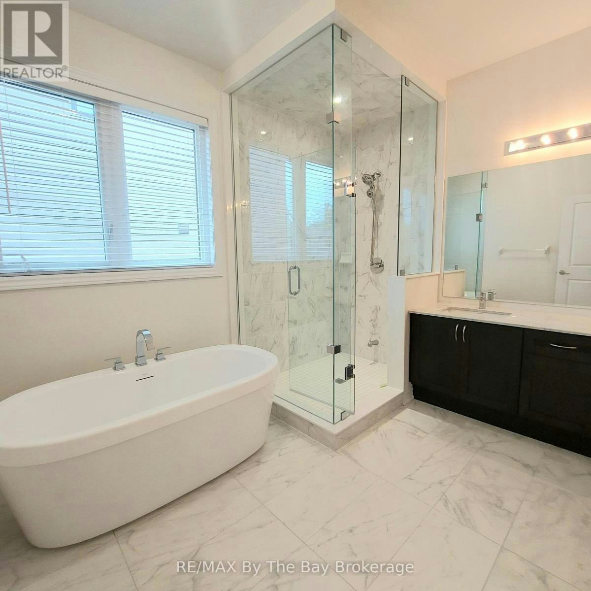 UPPER-92 Berkely Street, Wasaga Beach, ON, L9Z 0K5 - 17