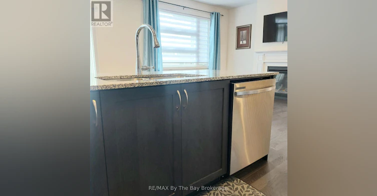 UPPER-92 Berkely Street, Wasaga Beach, ON, L9Z 0K5 - 24