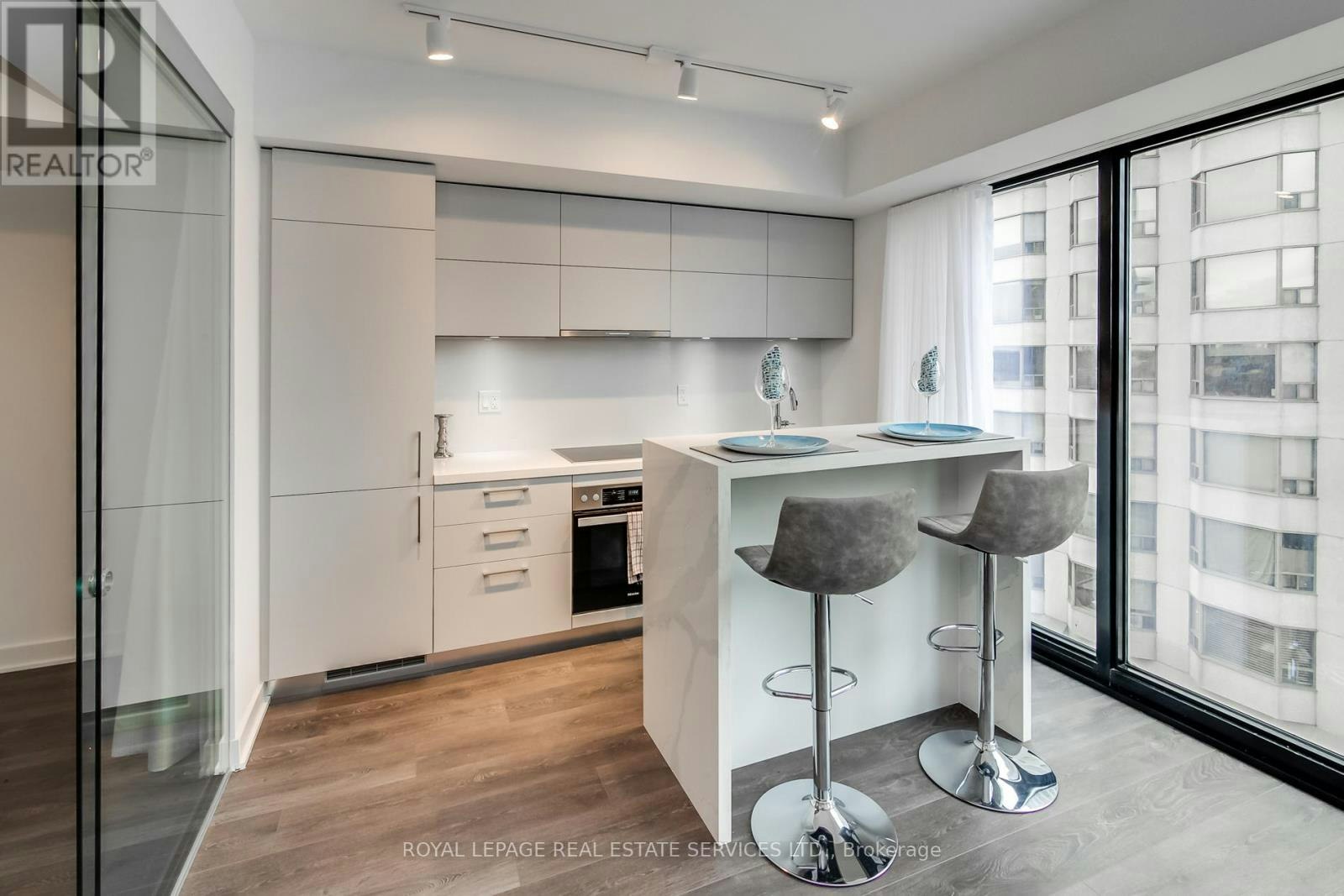 1907-188 Cumberland Street, Toronto, ON, M5R 0B6 - 2