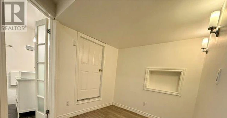 LOWER-12 Lynd Avenue, Toronto, ON, M6R 1T7 - 9