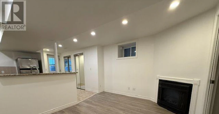 LOWER-12 Lynd Avenue, Toronto, ON, M6R 1T7 - 6