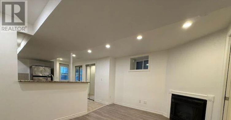 LOWER-12 Lynd Avenue, Toronto, ON, M6R 1T7 - 8