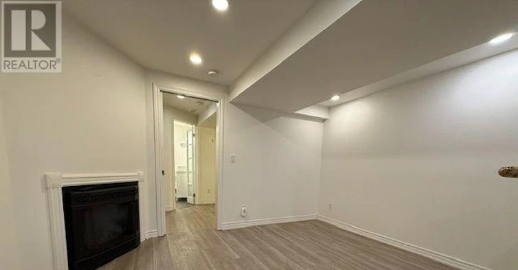 LOWER-12 Lynd Avenue, Toronto, ON, M6R 1T7 - 7