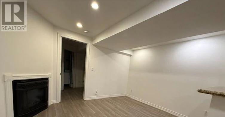 LOWER-12 Lynd Avenue, Toronto, ON, M6R 1T7 - 5