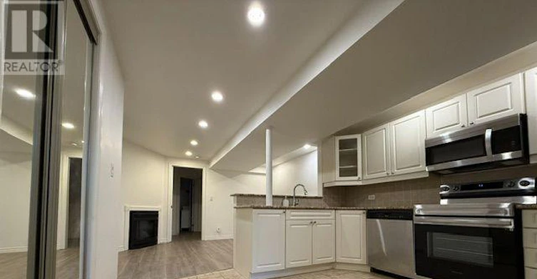 LOWER-12 Lynd Avenue, Toronto, ON, M6R 1T7 - 2
