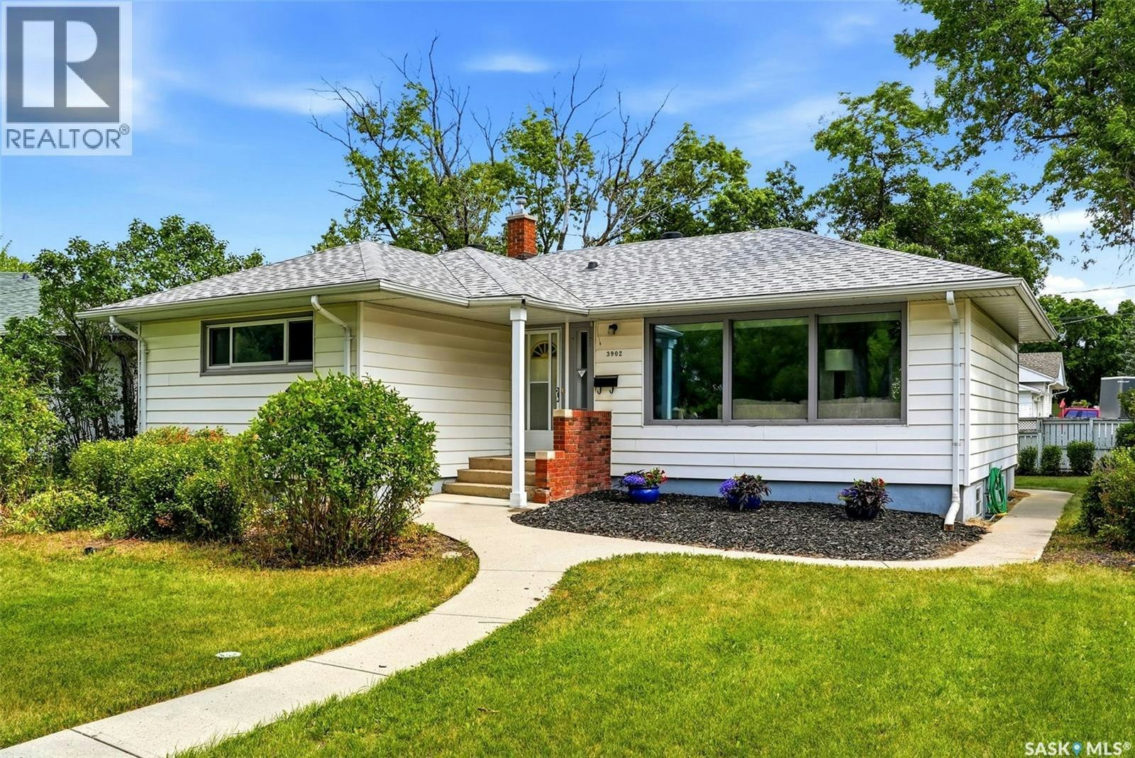 3902 Qu'appelle Drive, Regina, SK, S4S 0C9