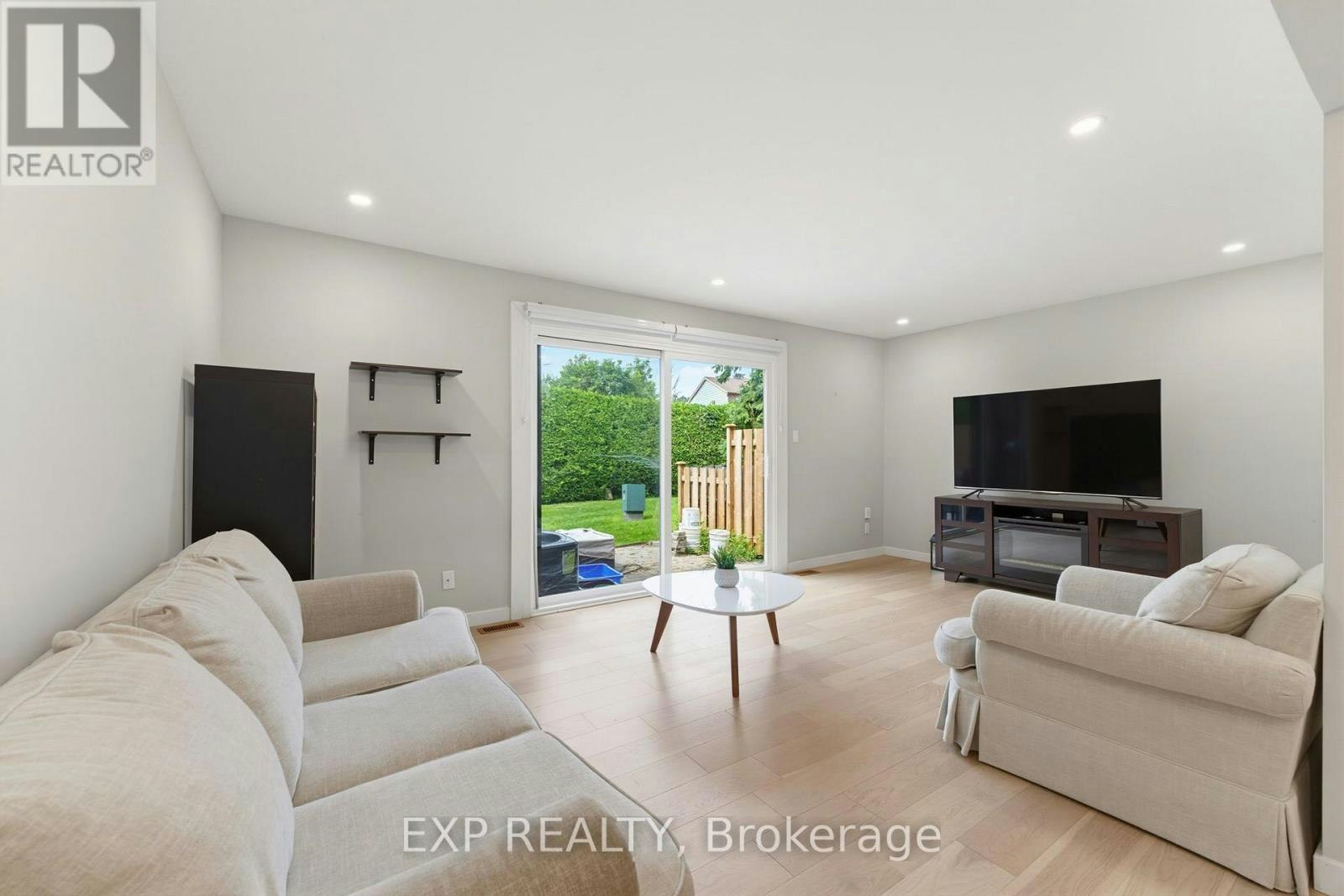 11-890 Cahill Drive W, Ottawa, ON, K1V 9A4 - 16