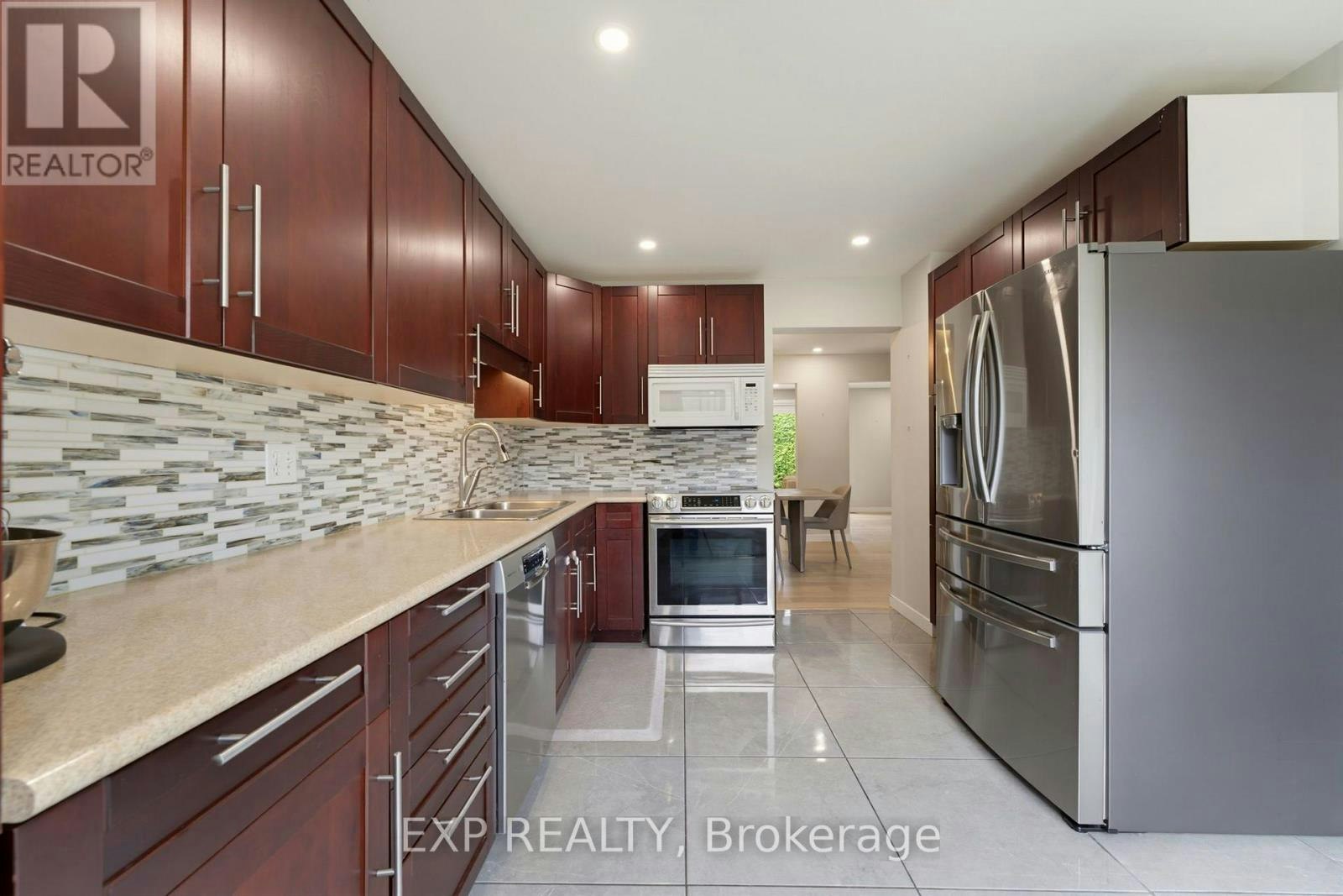 11-890 Cahill Drive W, Ottawa, ON, K1V 9A4 - 9