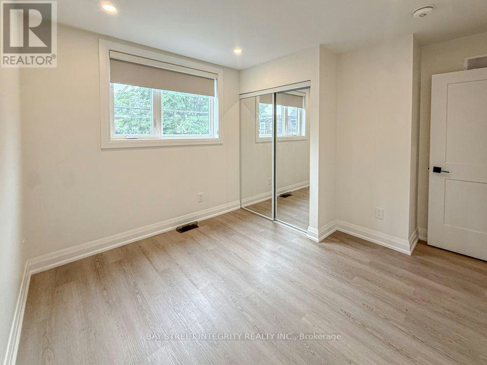 LANEWAY-598 Crawford Street, Toronto, ON, M6G 3K2 - 10