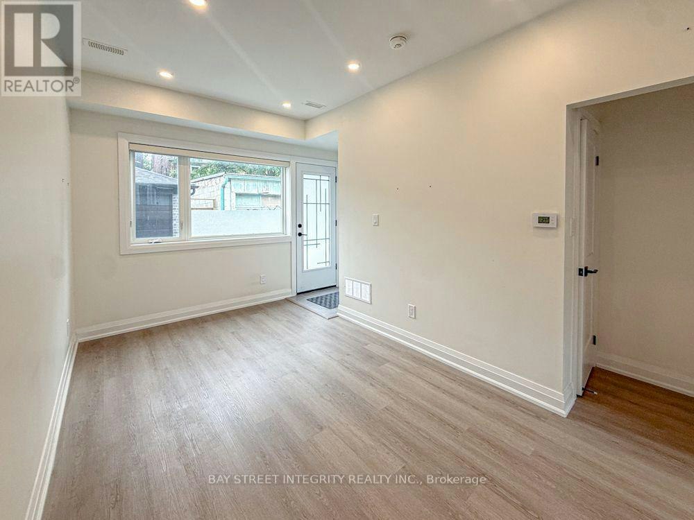 LANEWAY-598 Crawford Street, Toronto, ON, M6G 3K2 - 2