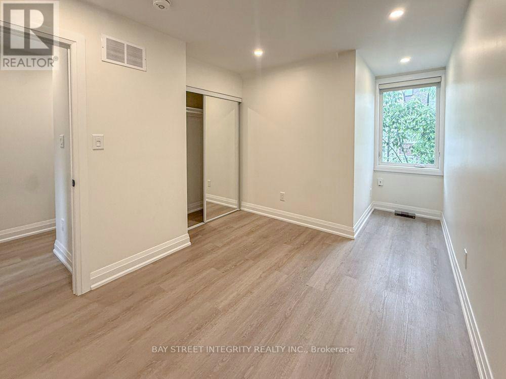 LANEWAY-598 Crawford Street, Toronto, ON, M6G 3K2 - 8