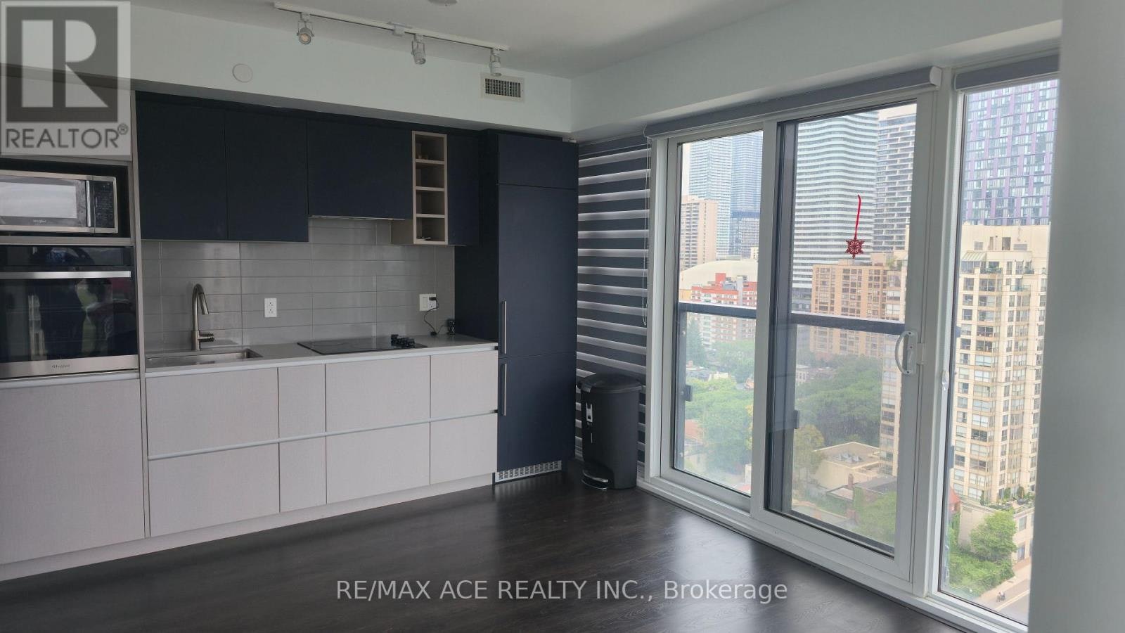 2010-319 Jarvis Street, Toronto, ON, M5B 2C2 - 4