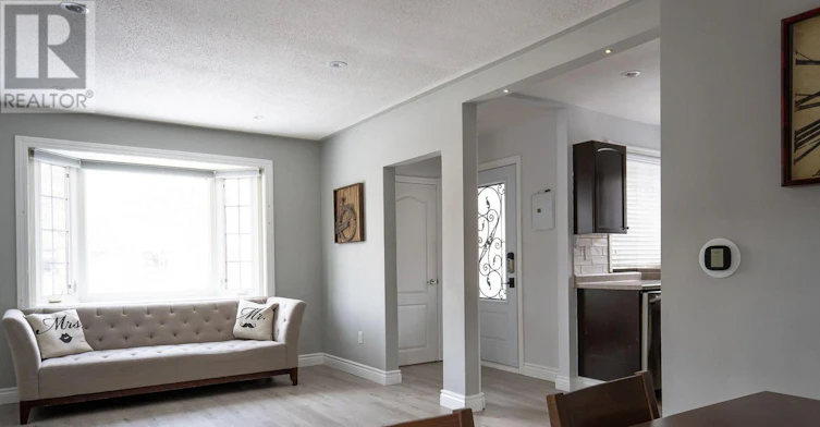MAIN FLOOR-37 Tiago Avenue, Toronto, ON, M4B 1Z9 - 4