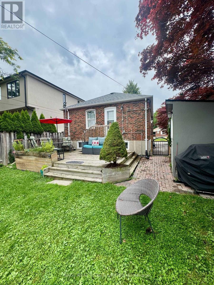 MAIN FLOOR-37 Tiago Avenue, Toronto, ON, M4B 1Z9 - 18