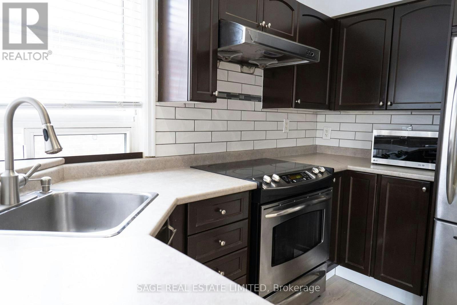 MAIN FLOOR-37 Tiago Avenue, Toronto, ON, M4B 1Z9 - 9