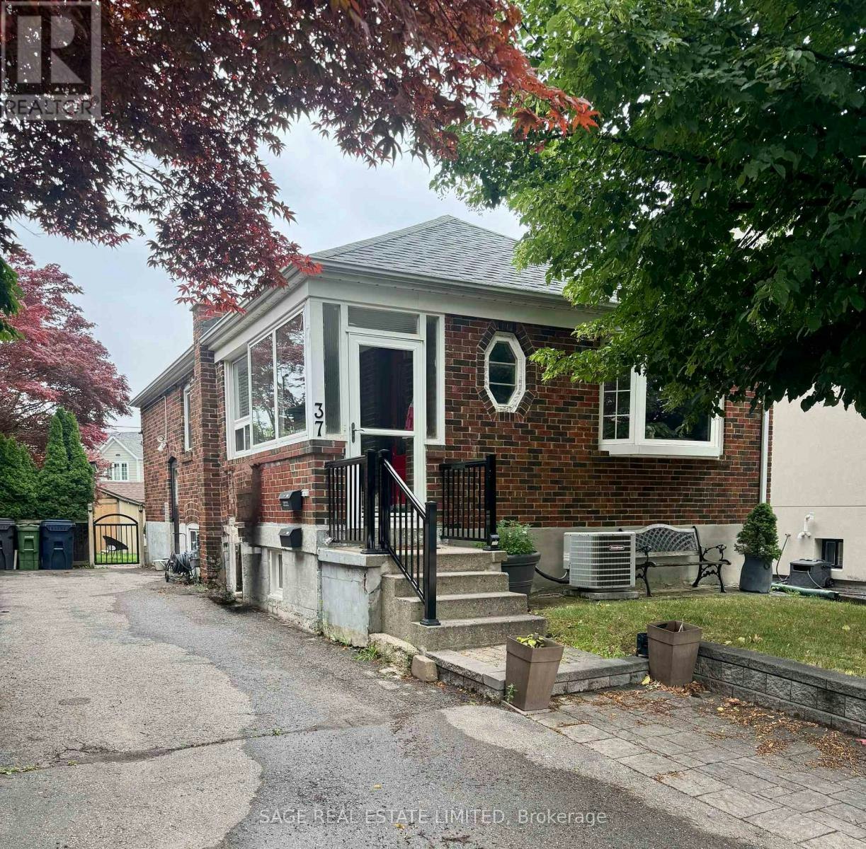 MAIN FLOOR-37 Tiago Avenue, Toronto, ON, M4B 1Z9