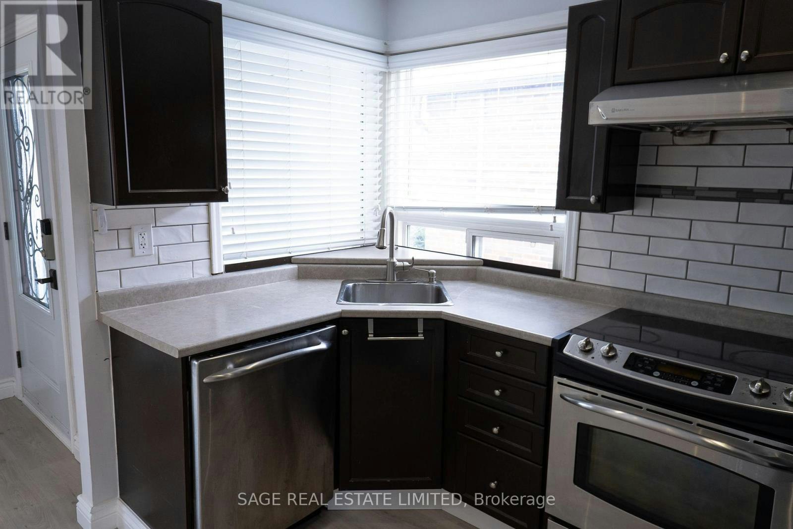 MAIN FLOOR-37 Tiago Avenue, Toronto, ON, M4B 1Z9 - 7