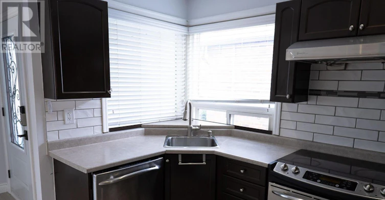 MAIN FLOOR-37 Tiago Avenue, Toronto, ON, M4B 1Z9 - 7