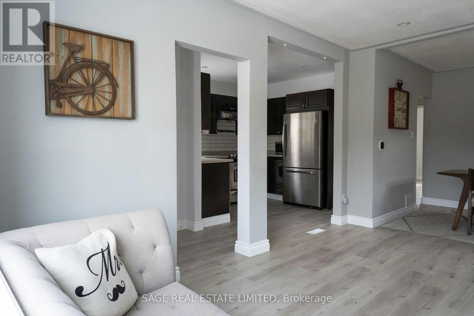 MAIN FLOOR-37 Tiago Avenue, Toronto, ON, M4B 1Z9 - 11