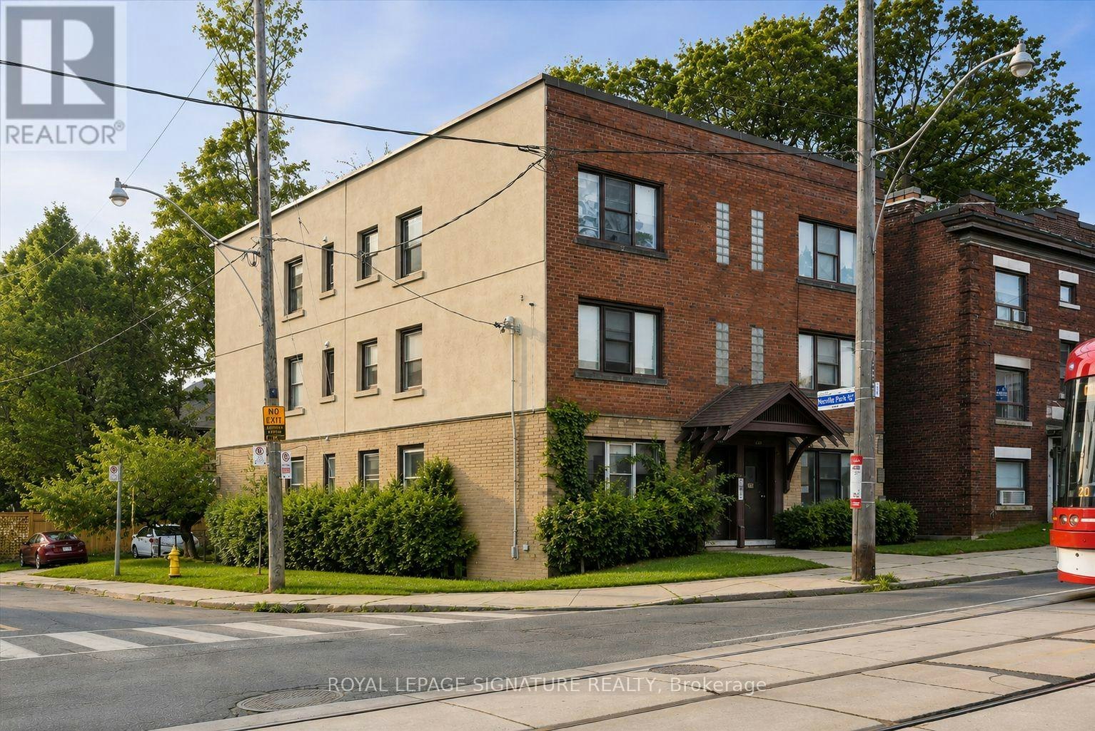 2479 Queen Street E, Toronto, ON, M4E 1H8