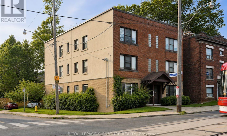 2479 Queen Street E