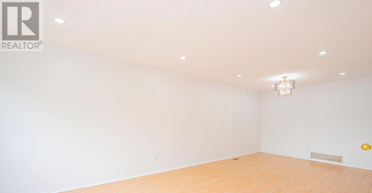 122 Centre Street N, Brampton, ON, L6V 2Z3 - 10