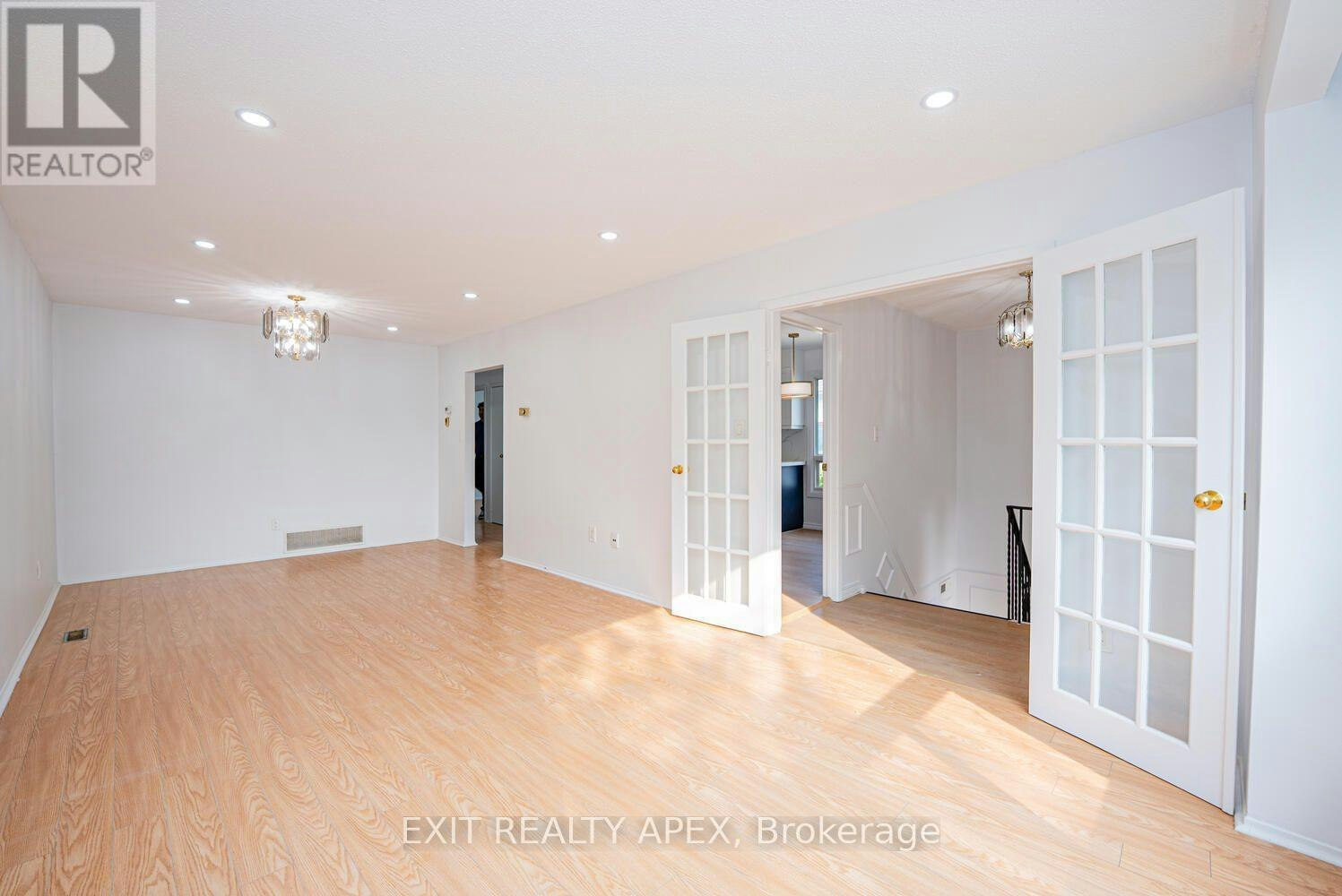 122 Centre Street N, Brampton, ON, L6V 2Z3 - 13