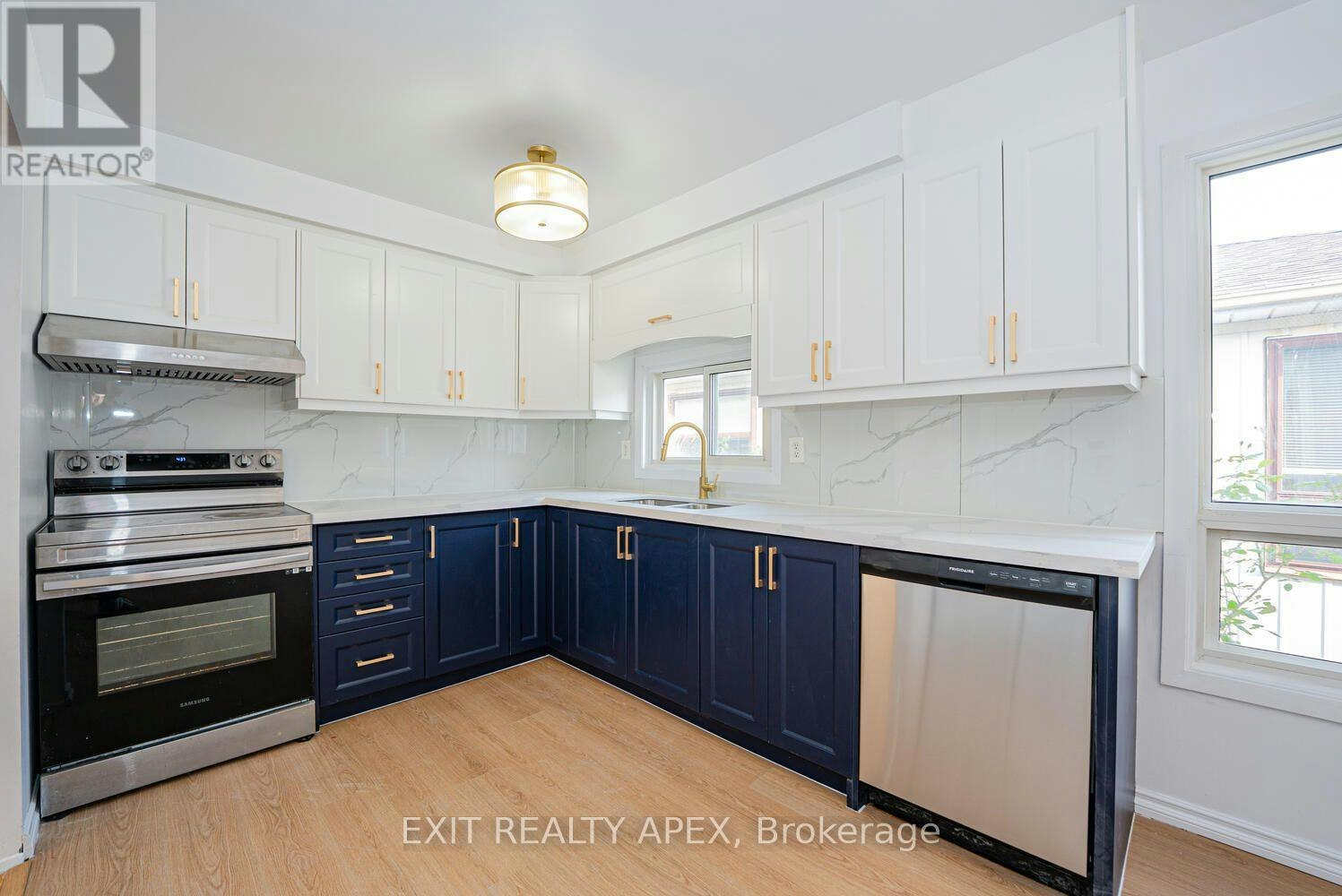 122 Centre Street N, Brampton, ON, L6V 2Z3 - 16