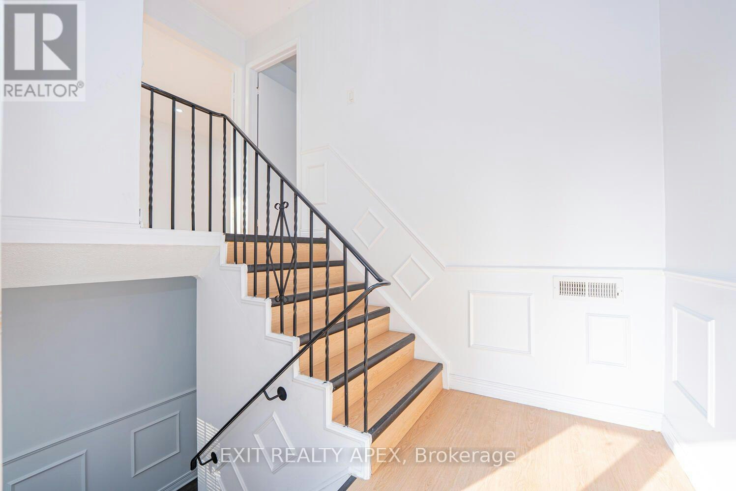 122 Centre Street N, Brampton, ON, L6V 2Z3 - 7
