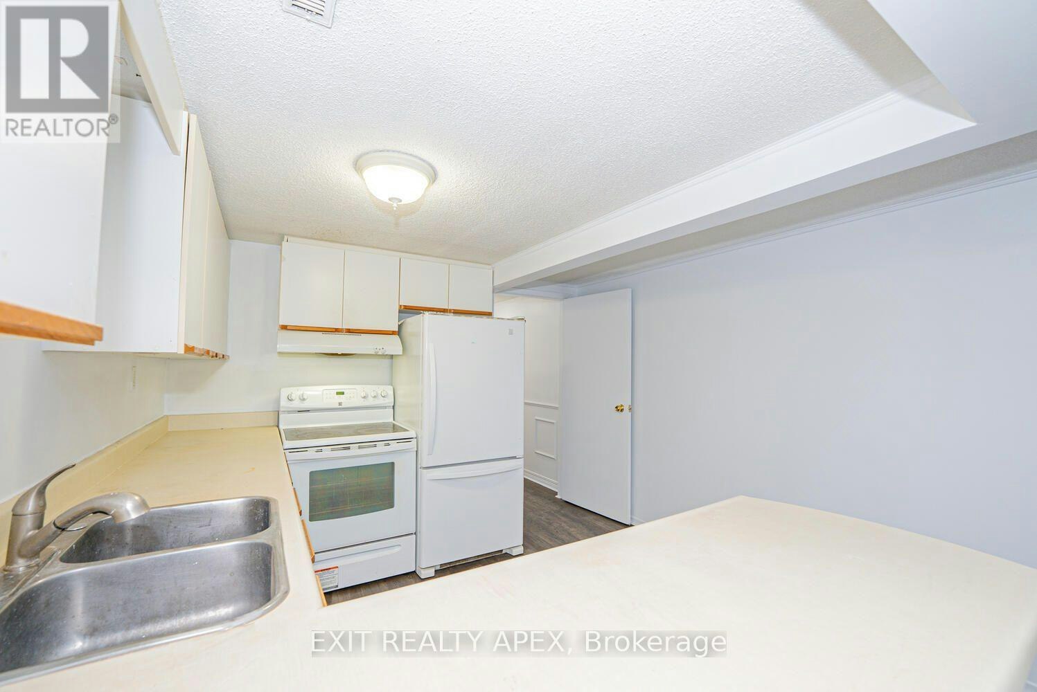122 Centre Street N, Brampton, ON, L6V 2Z3 - 35