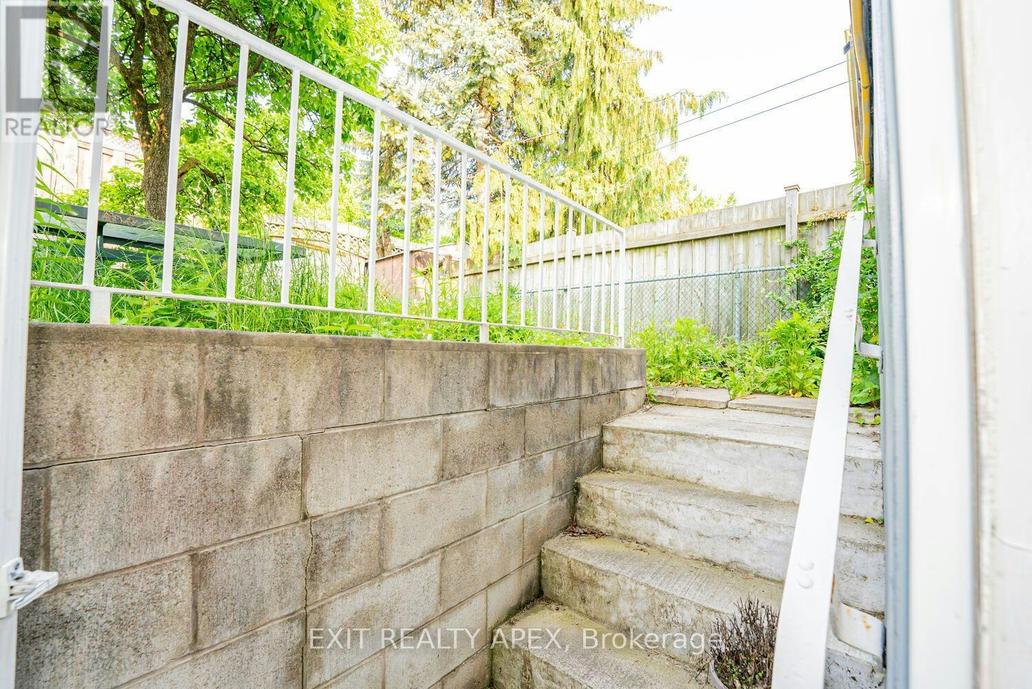 122 Centre Street N, Brampton, ON, L6V 2Z3 - 44