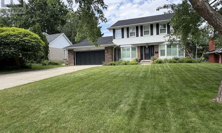 2109 Agincourt Crescent