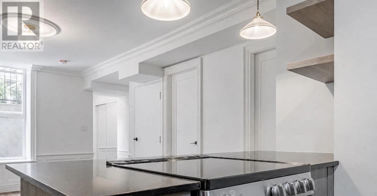 678 Willard Avenue, Toronto, ON, M6S 3S5 - 5