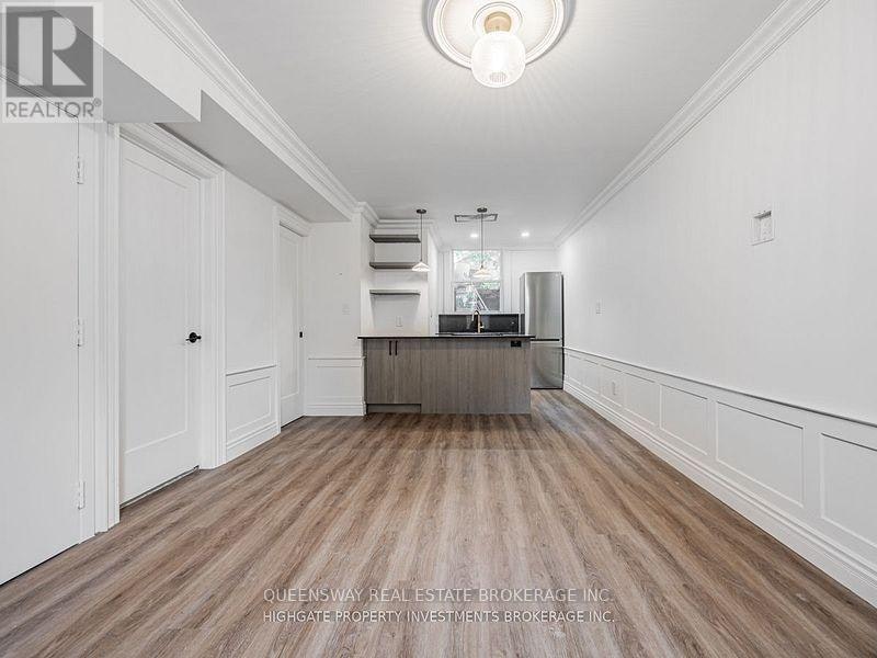 678 Willard Avenue, Toronto, ON, M6S 3S5 - 3