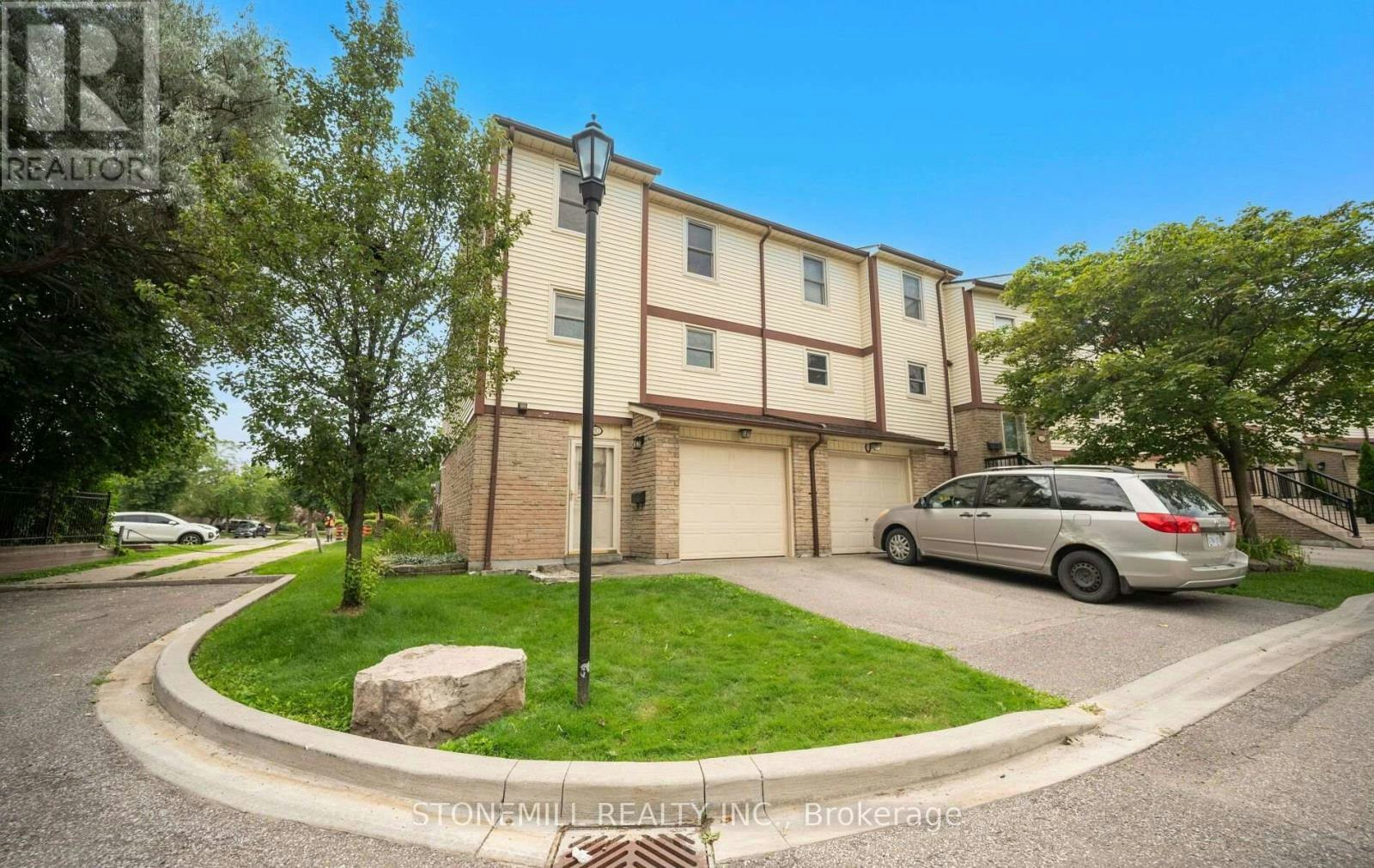 30-7340 Copenhagen Road, Mississauga, ON, L5N 2S5