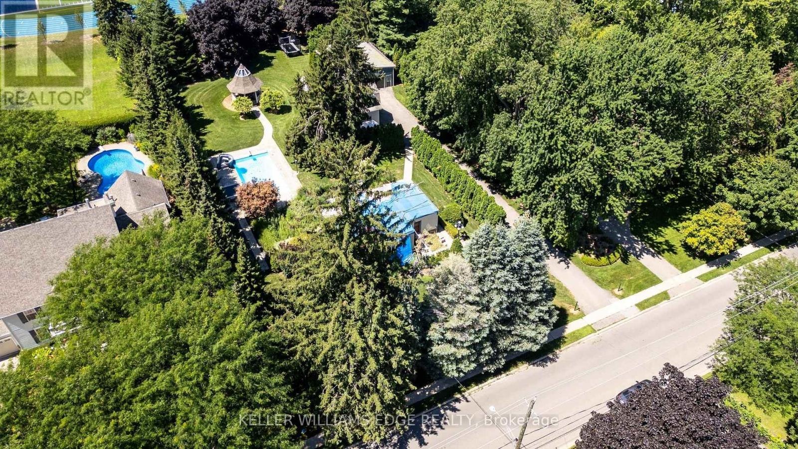 21 Kerman Avenue, Grimsby, ON, L3M 3W3