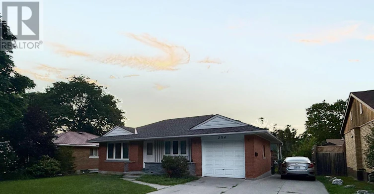 UPPER-234 Erb Street, Waterloo, ON, N2J 1M8