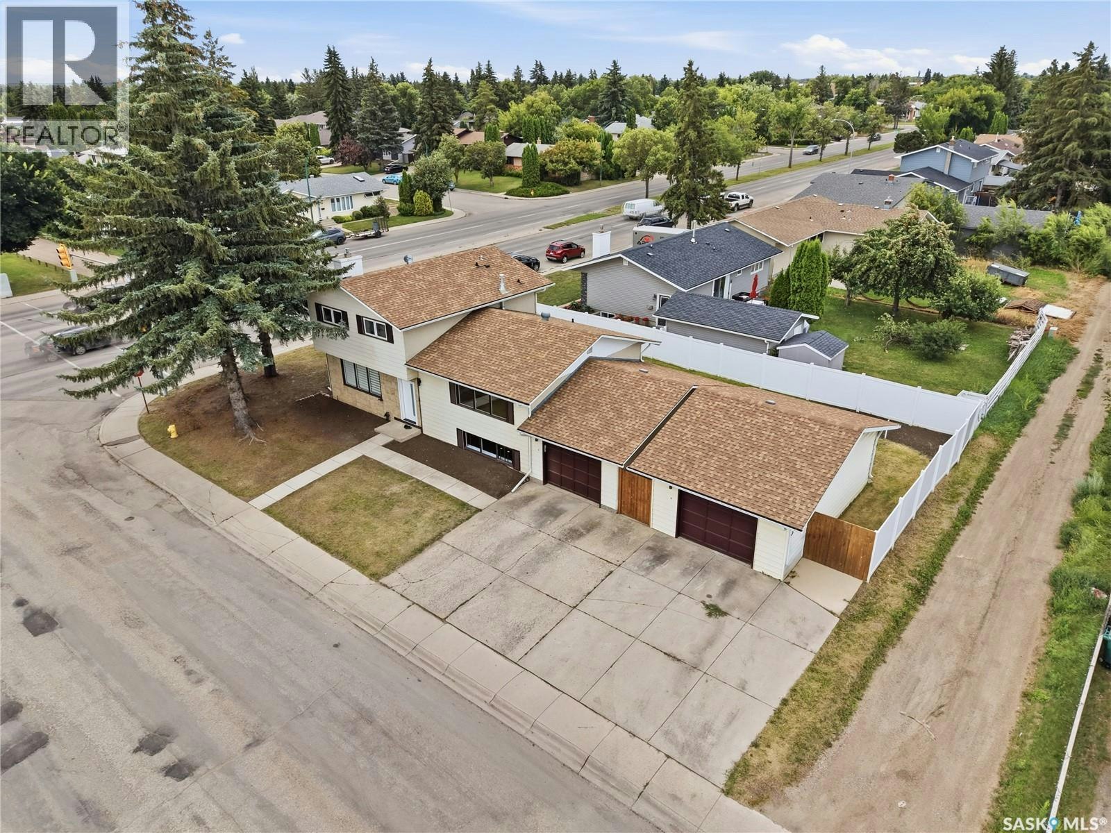 702 Mckercher Drive, Saskatoon, SK, S7H 3W7