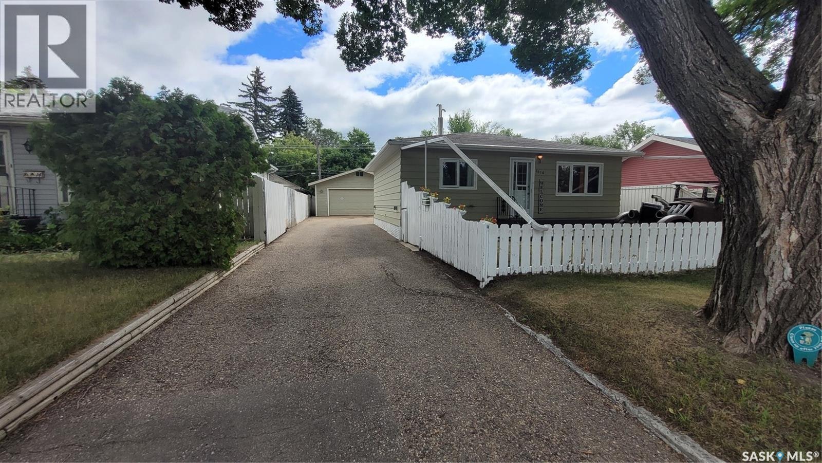 1610 2nd Avenue N, Saskatoon, SK, S7K 3N2