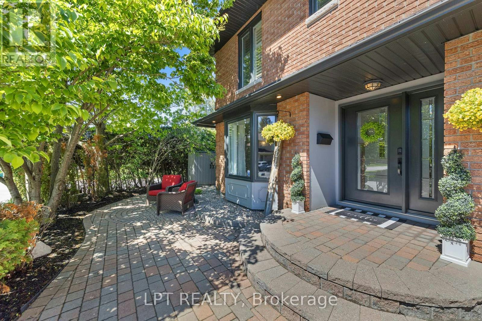 11 Elderwood Trail, Ottawa, ON, K2S 1C9