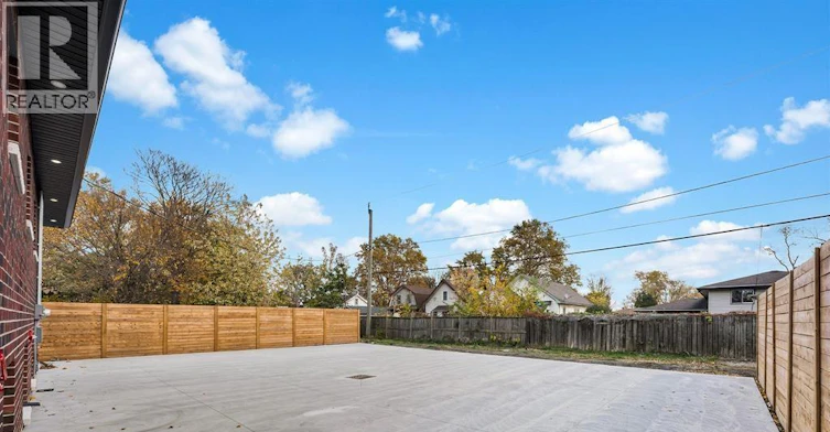 4-3549 Peter Street, Windsor, ON, N9C 1J6 - 3